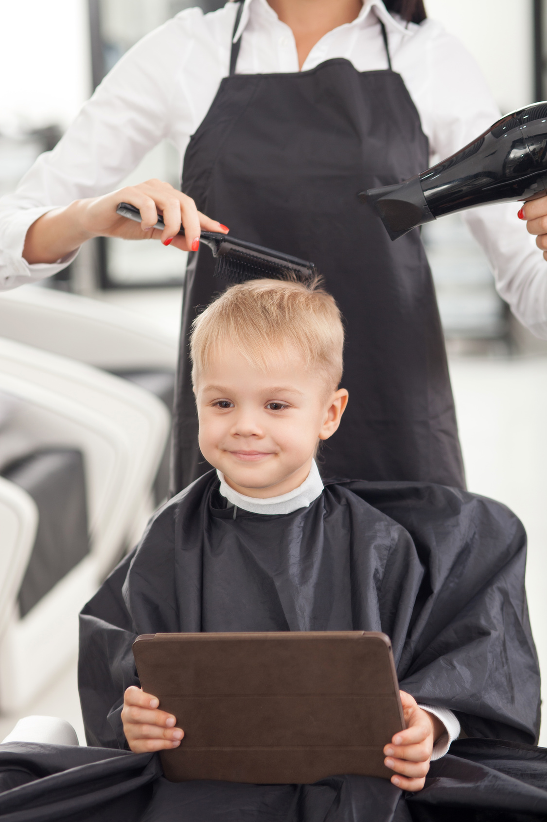 Uzupełnianie włosów dla dzieci